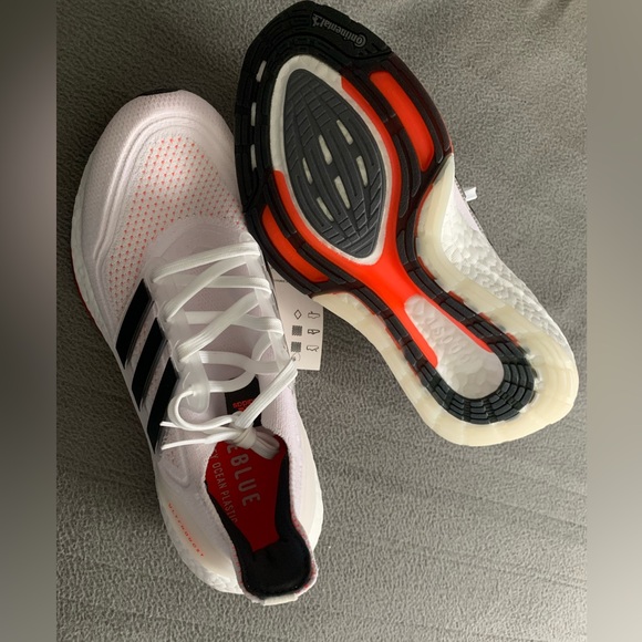 Brand New Adidas UltraBOOST Light Running Shoes👟👟👟👟🥰🥰🥰 - Picture 9 of 14